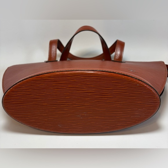 Louis Vuitton Saint Jacques PM Kenyan Fawn Epi Leather Tote - Picture 9 of 14